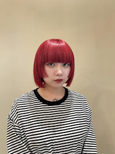 派手髪レッドカラー