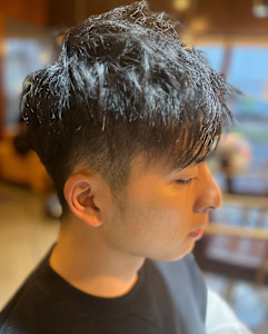 クセを活かしたツーブロック