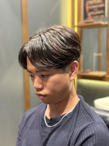 メンズ　センターパート　ニュアンスパーマ