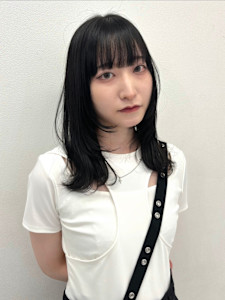 顔まわりレイヤーで抜け感をプラス - CIRCLES hair design 薬院浄水通り店掲載