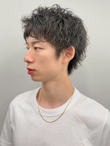 ツイストスパイラルパーマ 束感 センターパート 癖毛風パーマ - 髪質改善 SEPT. 天神大名掲載