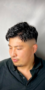 ツーブロックスキンフェードパーマスタイル - Kazu Hair 段原店掲載