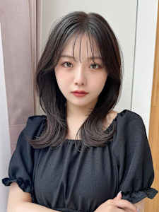 2wayバングで小顔に見えるフェイスレイヤーで作るくびれヘア