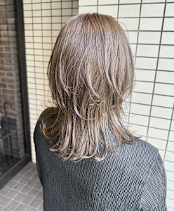 ミディアムレイヤーカット - 半個室型美容室 Sourire 博多店掲載