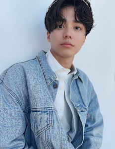 韓国風センターパートマッシュパーマメンズカット - garden misato 三郷中央掲載