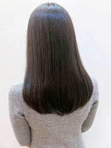 オリーブベージュ 透明感カラー 内巻きワンカール セミロング - Beautissimo 川越掲載