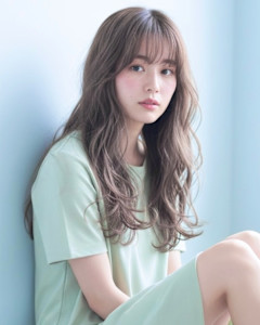 イルミナフォレストの軽やかロングパーマ