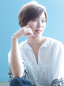 軽やかグレージュのショートボブ - Hivira(ハイビラ)武蔵小山の美容室掲載