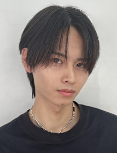 センターパート×艶感ストレート