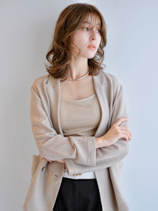 くびれミディ/レイヤーウェーブ/シースルーバング/ベージュブ - tricca 代官山本店 【トリッカ ダイカンヤマ】掲載