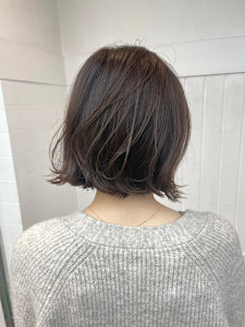 レイヤーワンレンボブグレーベージュアッシュ前髪パーマ - N°Elune 秋田店掲載
