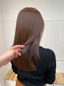 レイヤーロンググレーベージュ黒髪アッシュブラック前髪パーマ - N°Elune 秋田店掲載