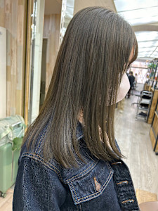 小顔カットナチュラルレイヤーオリーブベージュ - N°Elune 秋田店掲載