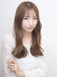 ベージュ アッシュカラー ロングレイヤー 韓国風 ゆる巻き - 髪質改善 SEPT. 天神大名掲載