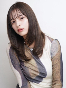 オリーブベージュ レイヤーカット 内巻き ワンカール ツヤ髪 - 髪質改善 SEPT. 天神大名掲載