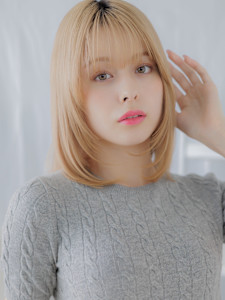 垢抜けハイトーンカラー小顔ウルフレイヤー　シャギーカット - mod's hair【モッズヘア】上尾/上尾西口店掲載