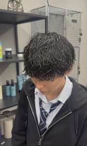 自然な動きで魅せるトレンドスタイル