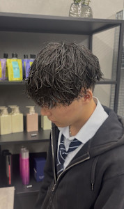 自然な動きで魅せるトレンドスタイル