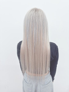 ツヤ感ホワイトブロンド×最強ギャルロング！ - Rosa..5Hair掲載