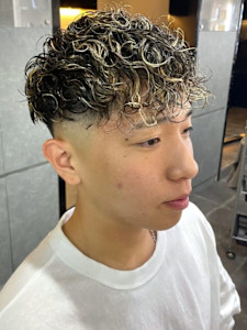 ハイライト スパイラルパーマ フェード ブリーチ【札幌】