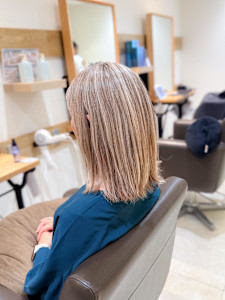 白髪ぼかし細めハイライト30代40代50代セミディ