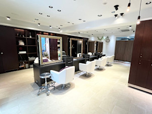 ALLM omotesando(アルム オモテサンドウ)