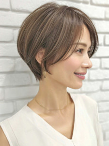 ショート くびれヘア 丸みショート 白髪ぼかし ハイライト - abilita 警固掲載