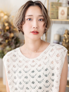 パラパラブリーチくせ毛風抜け感ショートボブ　プレイングカラー - COVER HAIR & SPA bliss【カバーヘア アンド スパ ブリス】浦和/浦和西口店掲載