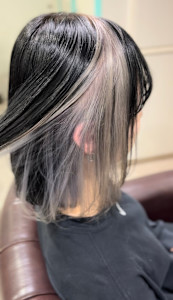 ホワイトシルバー×インナーカラー - GLADGE池袋/ダブルカラー/ブリーチ掲載