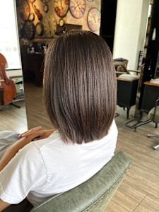 ブリーチなしで透明感　アッシュブラウン