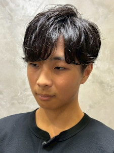 ニュアンスパーマ レイヤーショート 20代 刈り上げ 黒髪 - 完全個室 THIS IS BARBER 3rd掲載