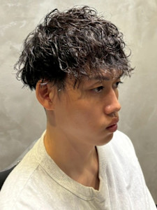 ツイストスパイラルパーマ ツーブロック 20代 刈り上げ - 完全個室 THIS IS BARBER 3rd掲載