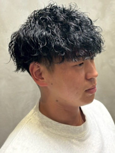 ツイストスパイラルパーマ ツーブロック 20代 刈り上げ - 完全個室 THIS IS BARBER 3rd掲載
