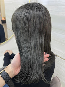 《高橋亜美》オリーブグレージュ/艶カラー/大宮 - elu by lovis掲載