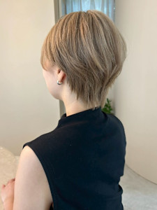 大人ショート ハンサムショート ブリーチ 外国人風カラー  - miroa vita 平尾掲載