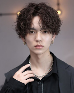 ツイストスパイラルセンターパート - LIPPS hair 原宿【リップスヘアー】掲載