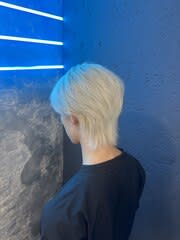 メンズハイトーン、襟足長めウルフスタイル！池袋駅/池袋東口店