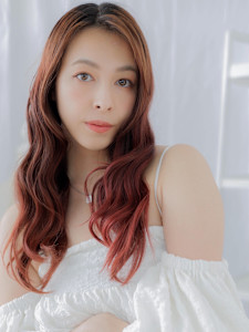 波巻きウェーブチェリーレッドくびれロング　フォックスカラー - mod's hair【モッズヘア】越谷/越谷西口店掲載