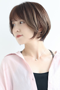 秋になって表面が長めのショートボブが人気！ - TOP SHAPE掲載