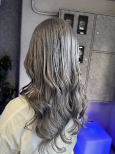 伸ばしすぎてもハイトーンに！ - Lanisis Hair掲載