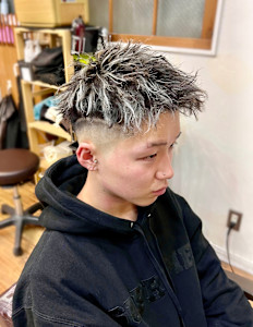 アップバングホワイトハイライトツイスパ