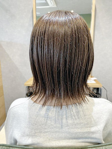 結べる外ハネスタイル