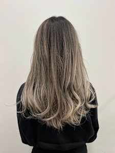 外国人風バレイヤージュ - siesta by amble luxe 池袋【シエスタ バイ アンブルリュクス】掲載