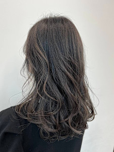 グレージュカラー/レイヤーカット - siesta by amble luxe 池袋【シエスタ バイ アンブルリュクス】掲載