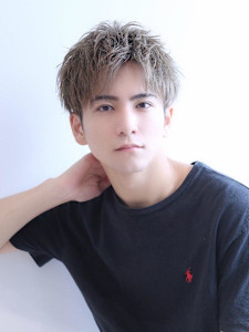 ハイミルクティーグレージュショート（ツーブロック刈り上げ） - LIPPS hair 天神【9月4日 NEW OPEN】掲載