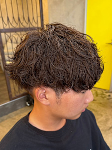 メンズマッシュカットツーブロックスパイラルシャドウパーマ