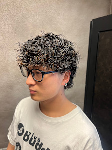 リラックスした雰囲気のあるパーマスタイル