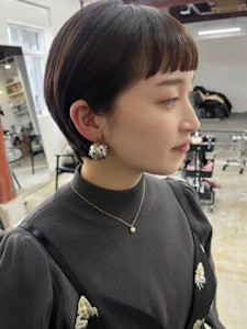 オン眉×ショートボブ