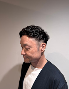 大人アップバングショートパーマ