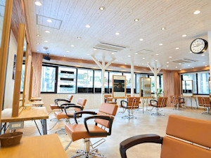 Agu hair odier 甲府店【アグ ヘアー オーディエ】(アグ ヘアー オーディエ)